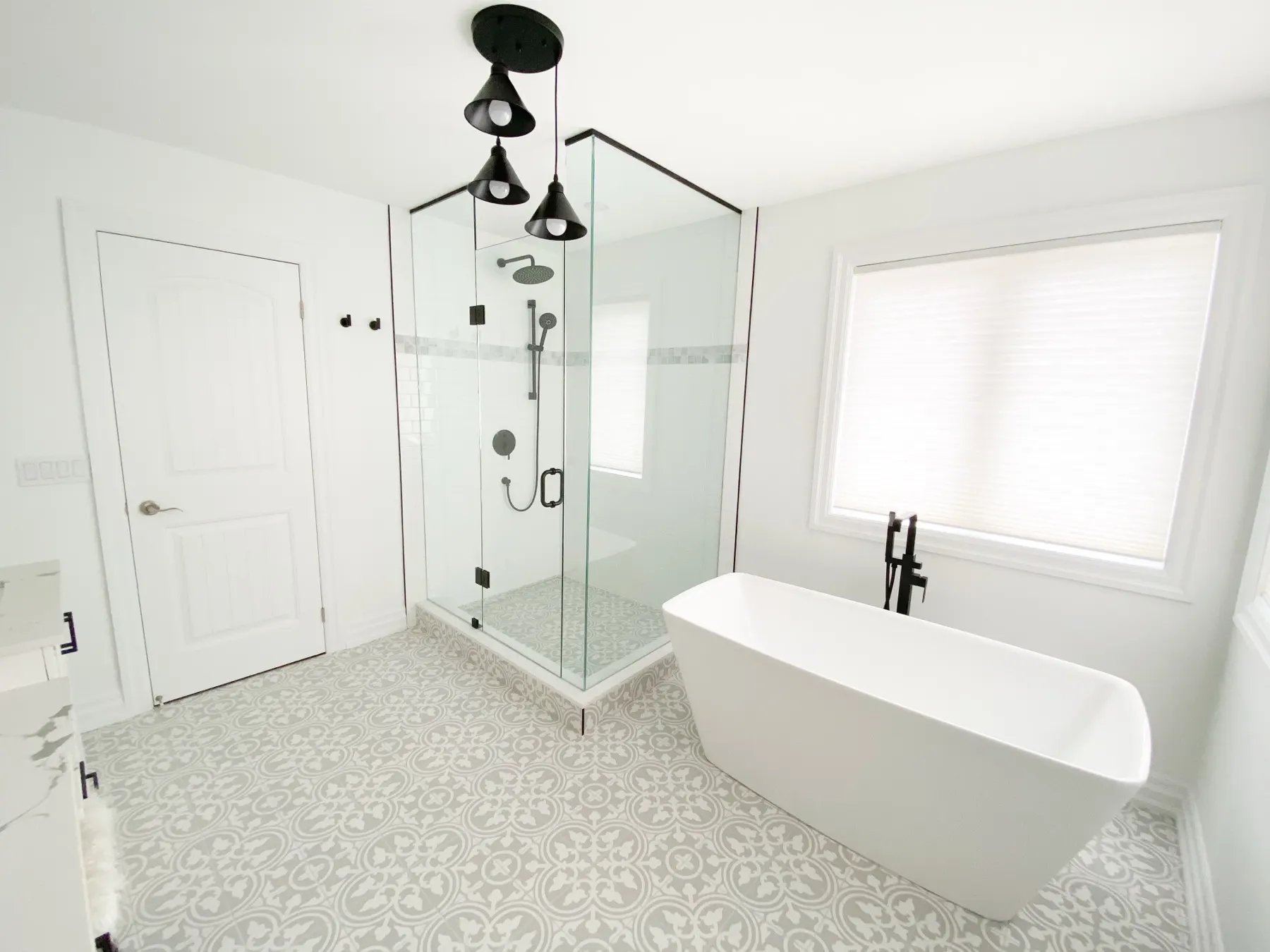 Bathrooms, photo 2