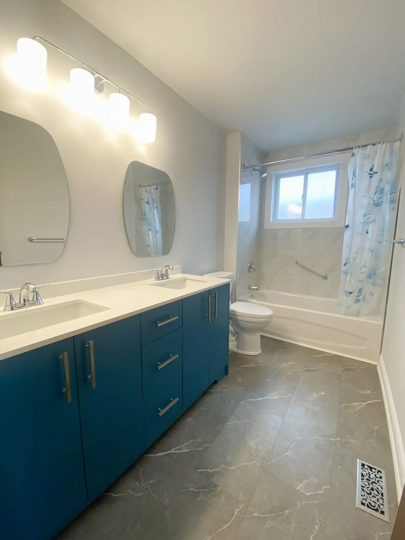 Bathrooms, photo 8