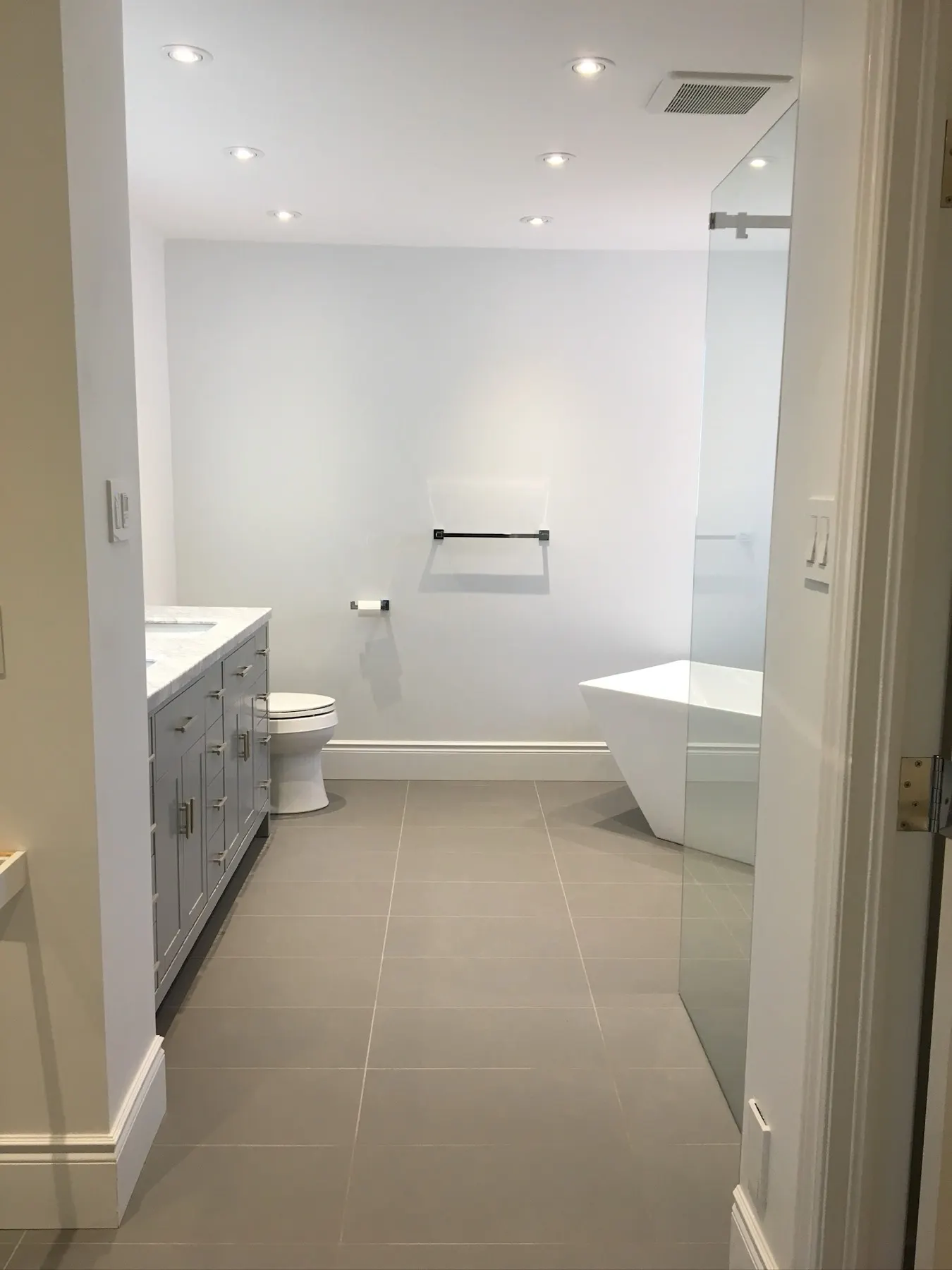 Bathrooms, photo 17