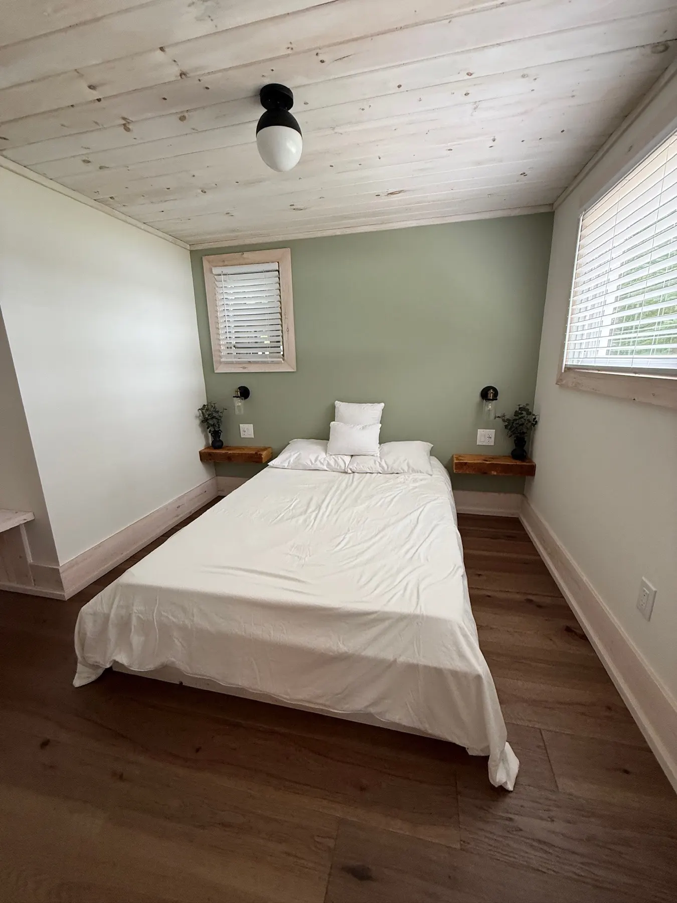Haliburton Cottage, bedroom after the renovation